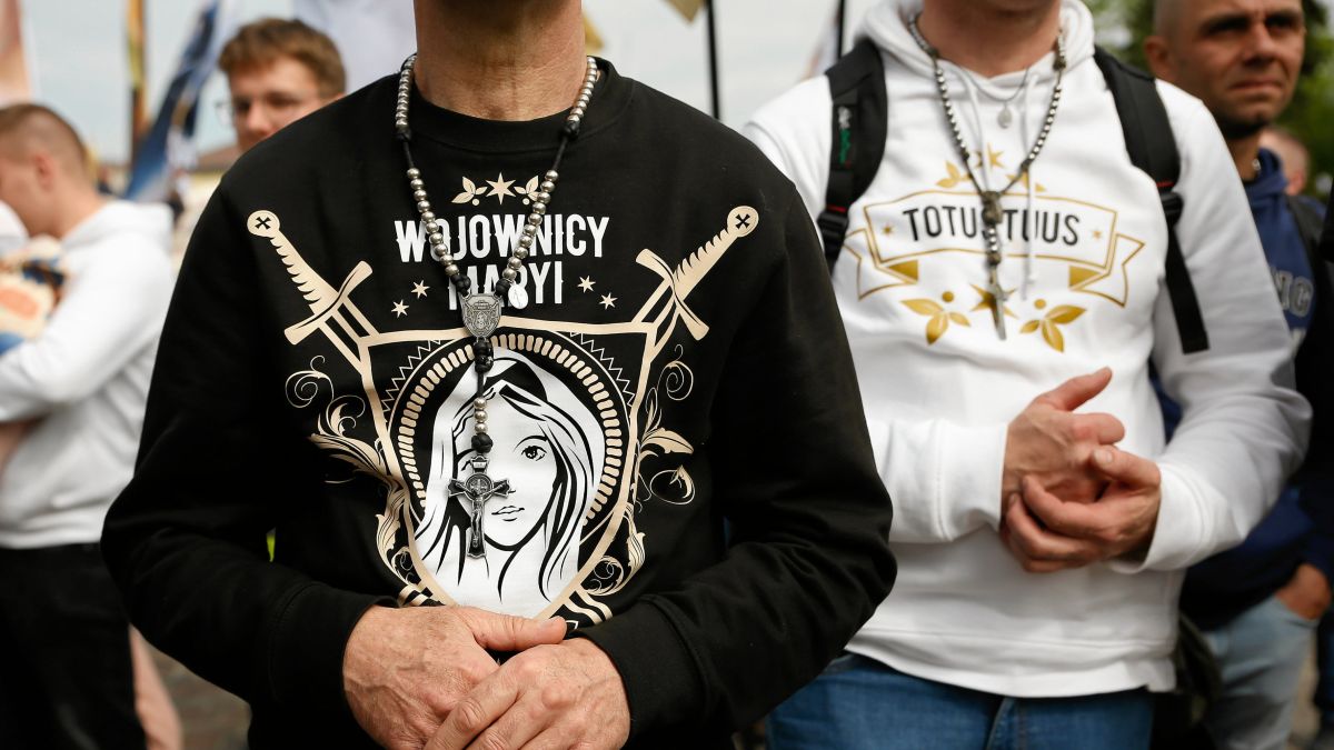 Procesja różańcowa Wojowników Maryi, zdjęcie wykonane w Krakowie 