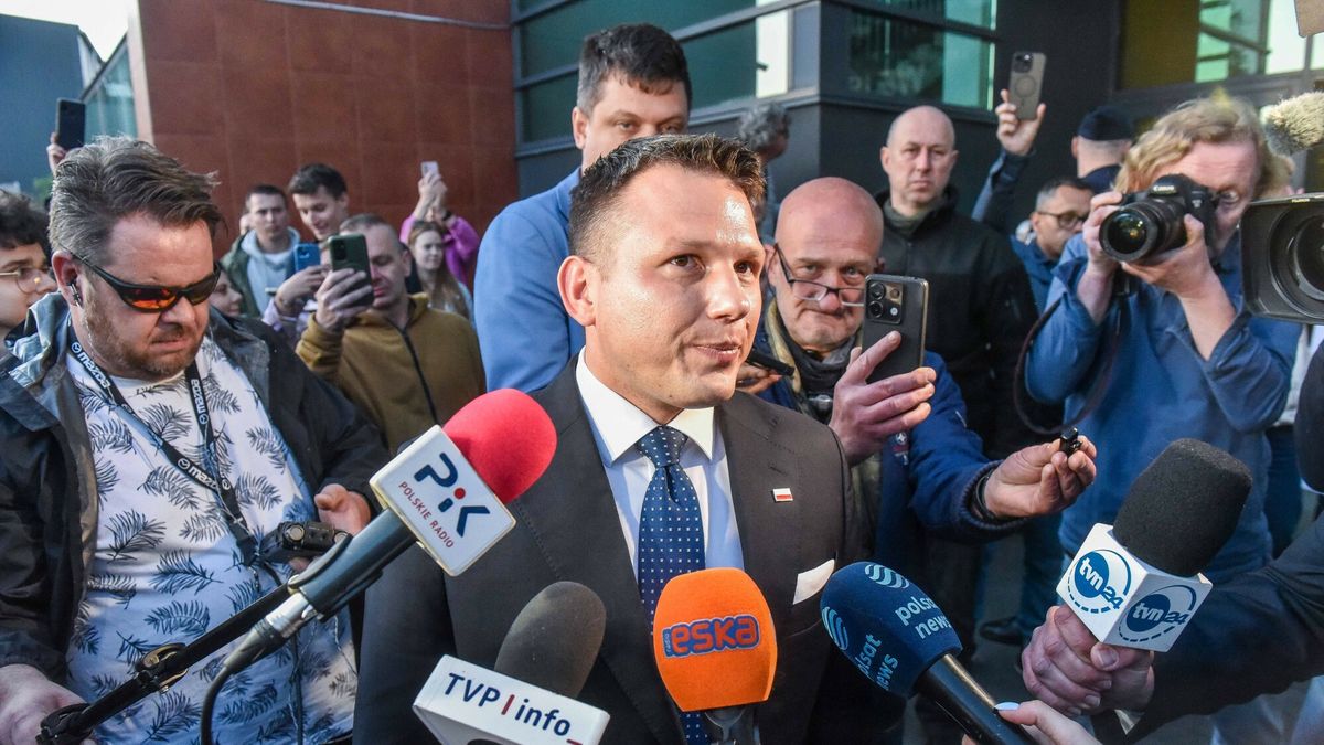 Super Express archiwum 2025
FOTO. PIOTR LAMPKOWSKI/SUPER EXPRESS, KANDYDAT NA PREZYDENTA RAFAL TRZASKOWSKI SPOTKAL SIE ZE SLAWOMIREM MENTZENEM ABY PRZEKONAC JEGO WYBORCOW DO GLOSOWANIA NA SIEBIE. SPOTKANIE BYLO TRANSMITOWANE NA KANALE YOUTUBE SLAWOMIRA MENTZENA, N/Z: SLAWOMIR MENTZEN PO WYJSCIU ZE SPOTKANIA Z RAFALAEM TRZASKOWSKIM, TORUN, 24.05.2025
WSZYSTKIE ZDJECIA NA HTTP://AGENCJA.SE.COM.PL
PIOTR LAMPKOWSKI/SE/EASTNEWS