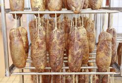 Cukier w mięsie i kiełbasach. Czy to konieczność?