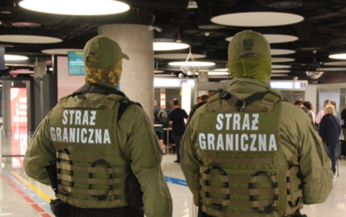 Nie poleciała na wakacje. Wystarczył jeden żart