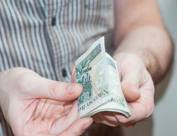 Rząd wypłaca nawet 30 tys. Chce zakończyć program. Brakuje chętnych