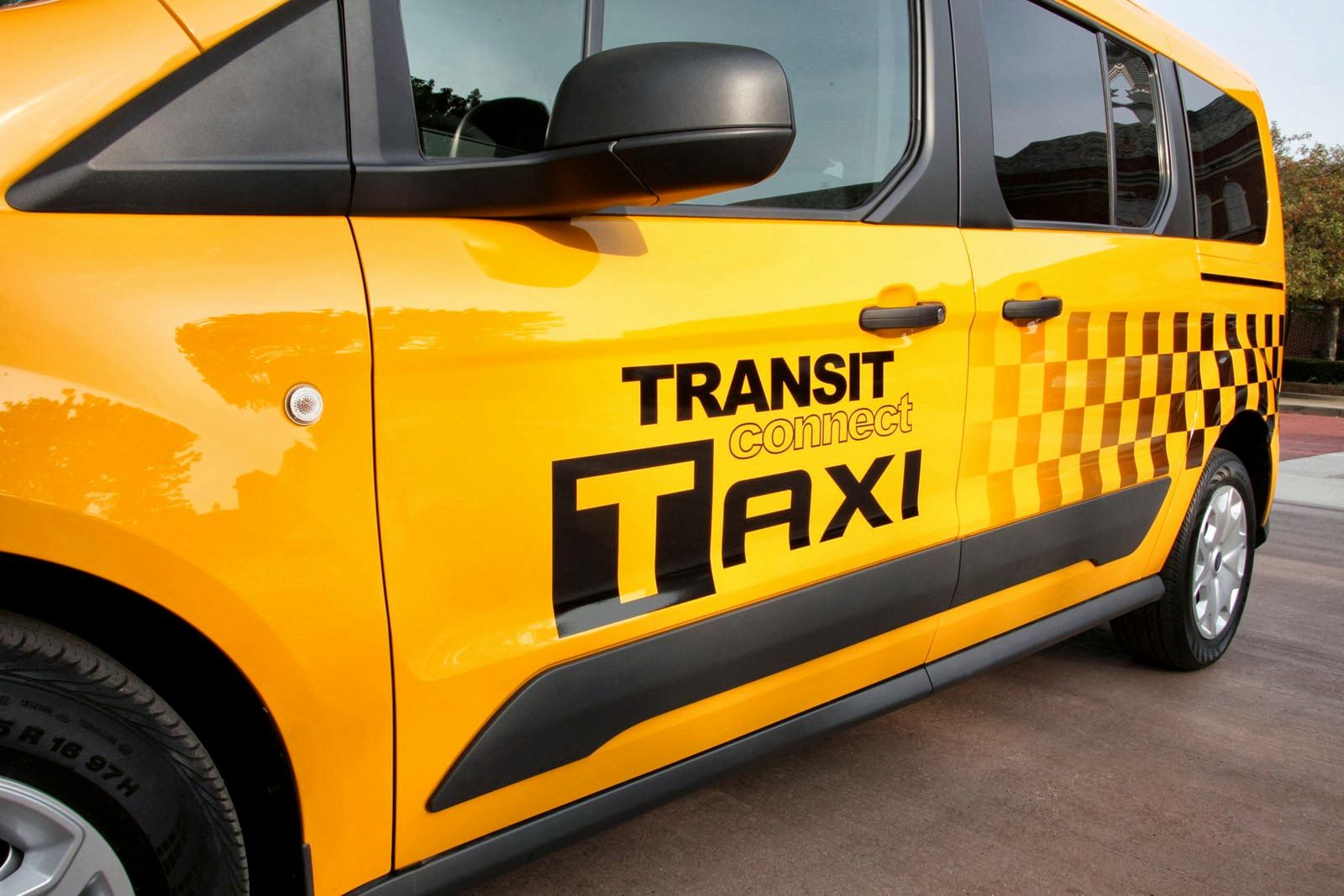 Ford introduces the 2014 Transit Connect Taxi, prioritizing passenger and cargo space, livery-duty durability and low operating costs.