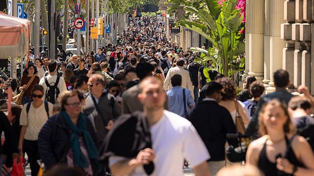 Barcelona jest o każdej porze roku odwiedzana przez tłumy turyst