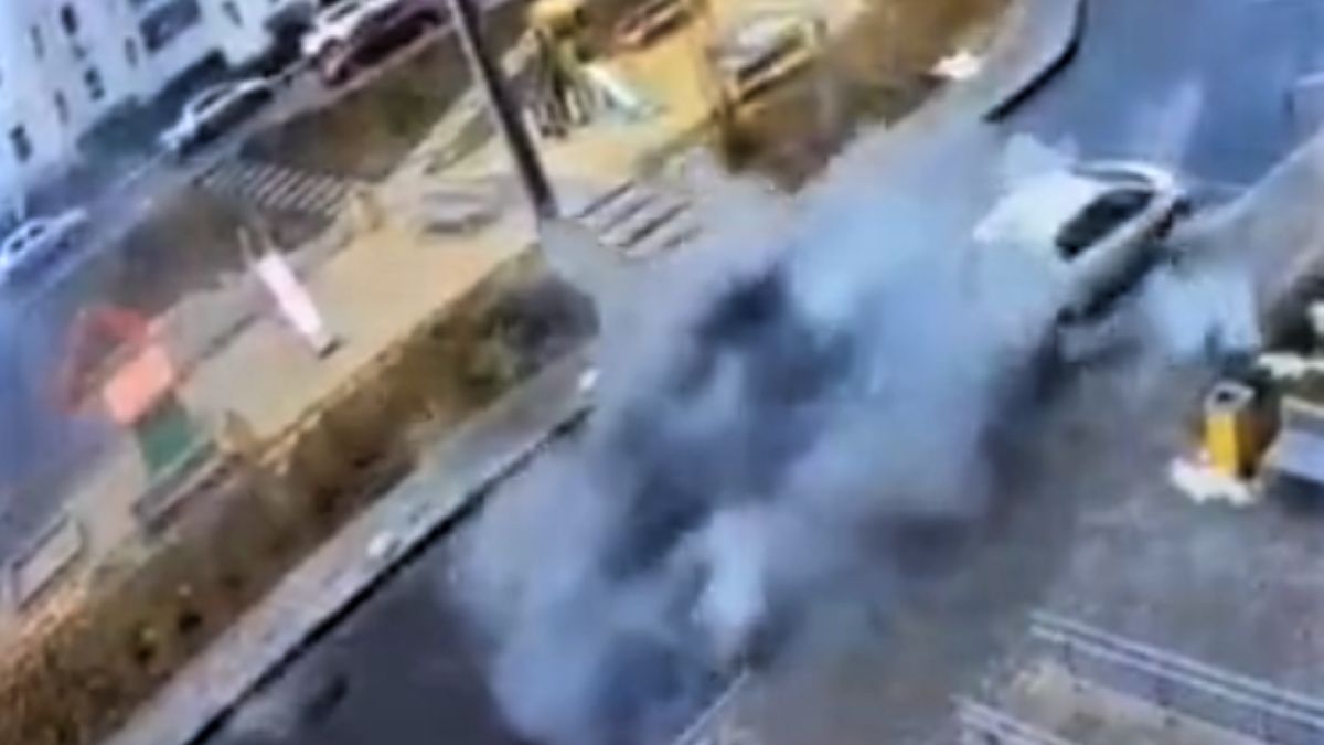 Rosjanie ostrzelali osiedle mieszkaniowe w Charkowie 