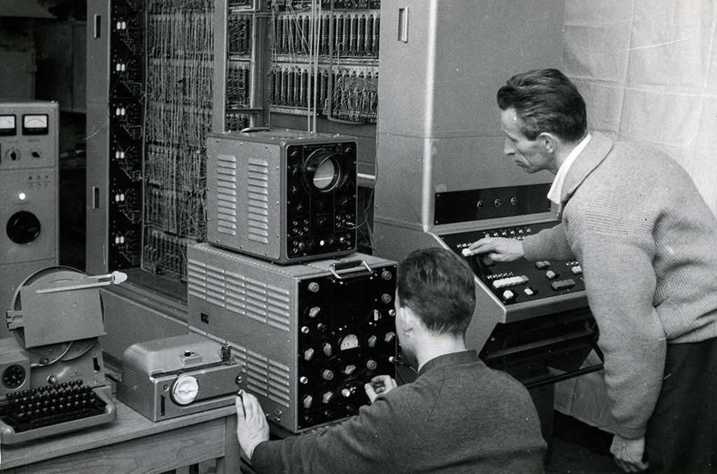 UMC-1, pierwszy komputer produkowany seryjnie w Zakładach ELWRO - jedno ze zdjęć z kolekcji