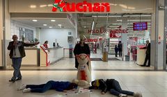 Auchan i Leroy Merlin sprzedają sprzęt i papierosy rosyjskiemu wojsku. Szef MSZ Ukrainy: to broń w agresji