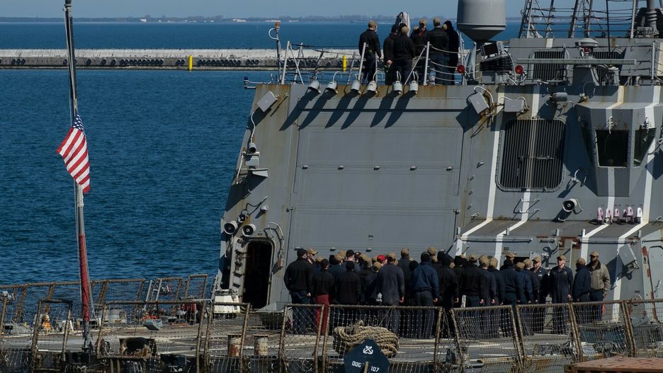 Niszczyciel rakietowy USS Gravely cumuje w gdyńskim porcie