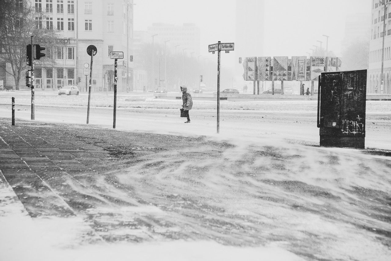 Miało być już tylko cieplej. Dlaczego zima znów gwałtownie atakuje?