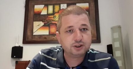 Działacz Konfederacji chodził po szkołach. "Prosił o mocz dzieci"