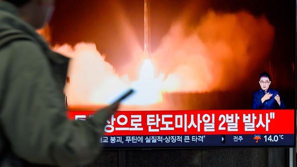 SEOUL, SOUTH KOREA - 2022/10/09: A TV screen showing a news program reporting about North Korea's missile launch with file footage displayed at the Yongsan Railway Station. North Korea has fired two short-range ballistic missiles toward its eastern waters on October 9, the latest of a recent barrage of weapons tests, a day after it warned the redeployment of a U.S. aircraft carrier near the Korean Peninsula was inflaming regional tensions. (Photo by Kim Jae-Hwan/SOPA Images/LightRocket via Getty Images)
SOPA Images