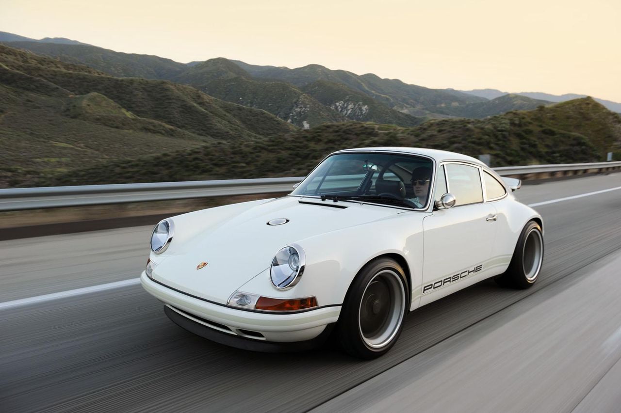 Singer Aria Cosworth Porsche 911