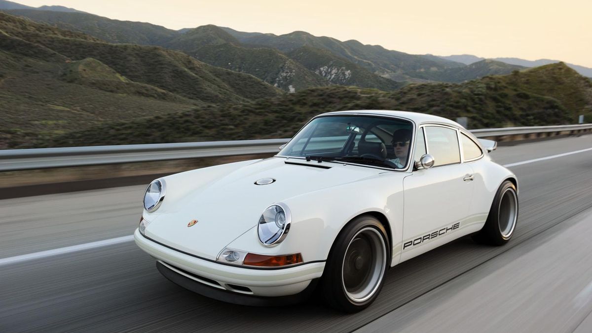 Singer Aria Cosworth Porsche 911