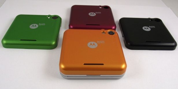 Pięć dziedzin, w których Motorola Flipout wygrywa z Galaxy S 2
