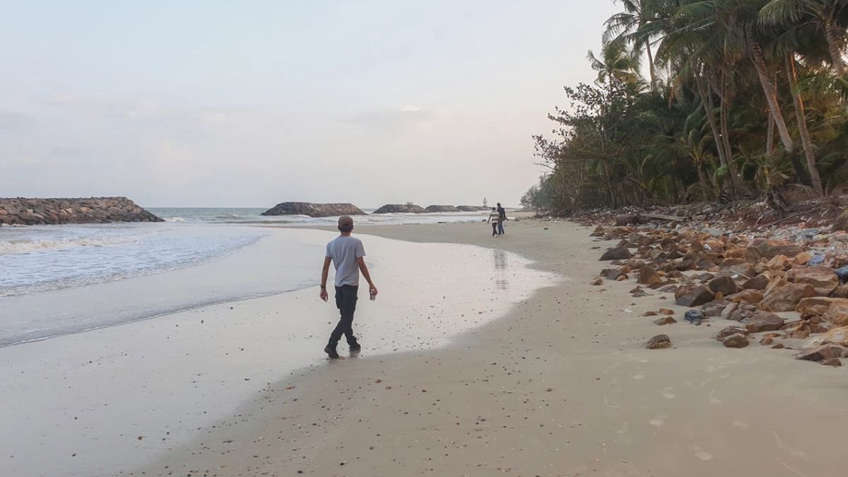 Niezwykle rzadką, pomarańczową perłę znaleziono na tajskiej plaży. 