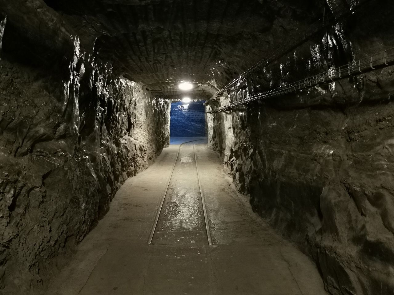 Coraz więcej zagranicznych turystów odwiedza "Wieliczkę"