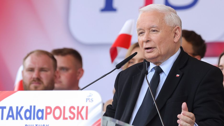 Pułtusk, 22.06.2024. Prezes Prawa i Sprawiedliwości Jarosław Kaczyński przemawia na konwencji Prawa i Sprawiedliwości w Pułtusku, 22 bm. (aldg) PAP/Rafał Guz