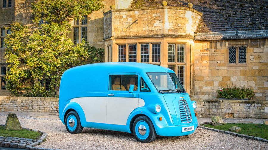 Styl retro i elektryczny napęd nie będą tanie. Przewidywana cena to około 300 tysięcy złotych.