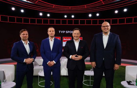 Więcej piłki nożnej w TVP. Dołącza ekspert z Polsatu Sport