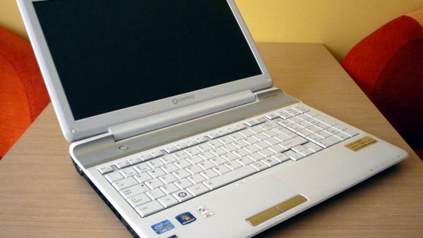 Toshiba Qosmio F750 3D - czarny koń czy czarna owca? [test] 1