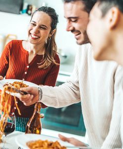 Jak nie być "typowym turystą" w popularnych krajach? Gesty mają znaczenie