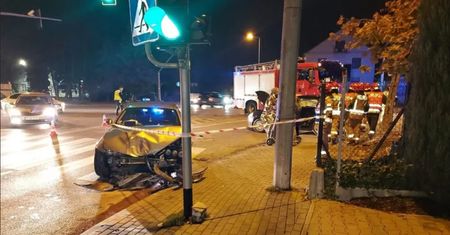 Samochód uderzył w grupę pieszych. Wśród rannych jest dziecko