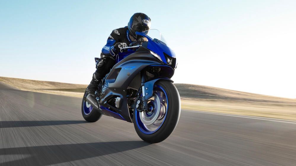 Yamaha R7 nie jest pełnoprawnym następcą modelu R6 