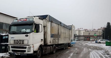 Ciężarówka na slickach zatrzymana w Kielcach. Uchybień było znacznie więcej