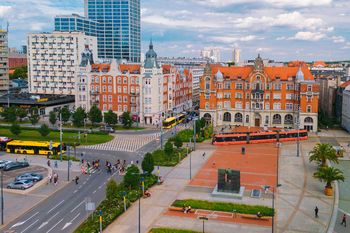 Pogoda w Katowicach. Prognoza na poniedziałek 20 kwietnia. Chłodno, przelotne opady