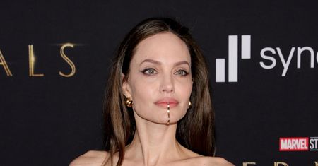 Angelina Jolie zabrała dzieci na premierę. Uwagę przykuwa kreacja córki