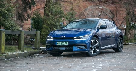Kia EV6 z tytułem Car Of The Year 2022. To kolejny elektryk w gronie