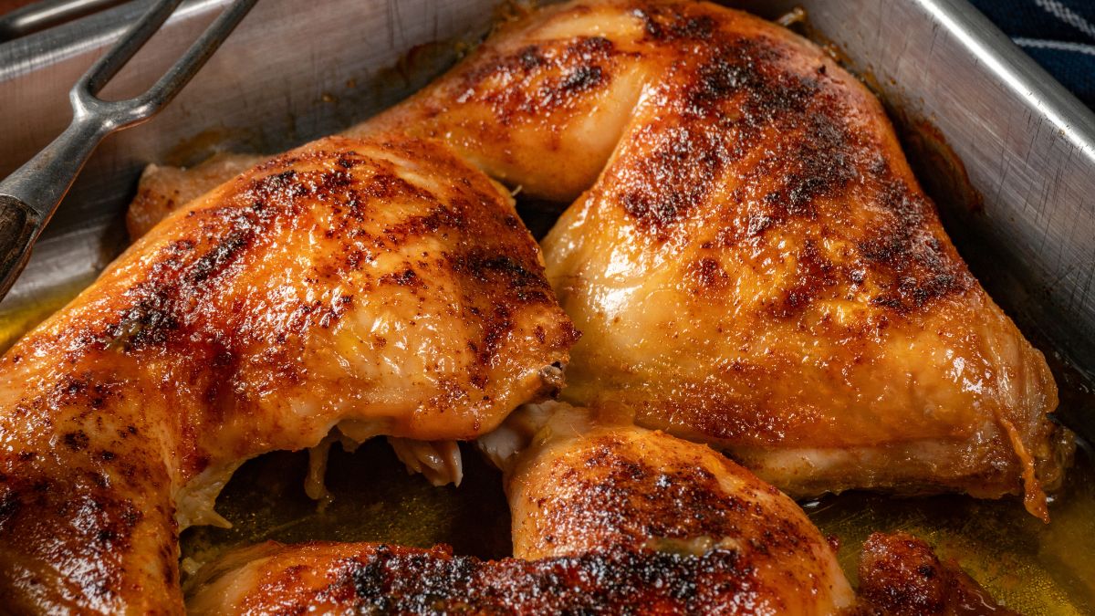 Kurczak z rosołu świetnie smakuje również po upieczeniu