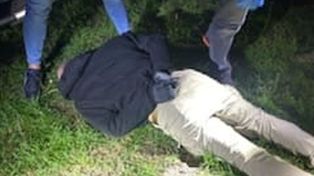 Blisko 8 kilogramów narkotyków, broń i 136 tysięcy złotych. Duża akcja świętokrzyskich policjantów