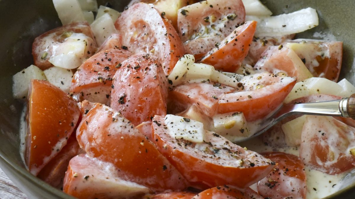 Prosta sałatka z pomidorów