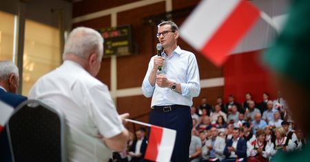 Premier o zatrzymaniu "polityki odwróconego Janosika". Przekonuje, że na Polskę spadł deszcz inwestycji