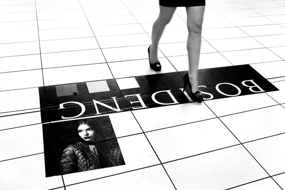Fotografia uliczna pozbawiona twarzy w projekcie Diego Bardone 4