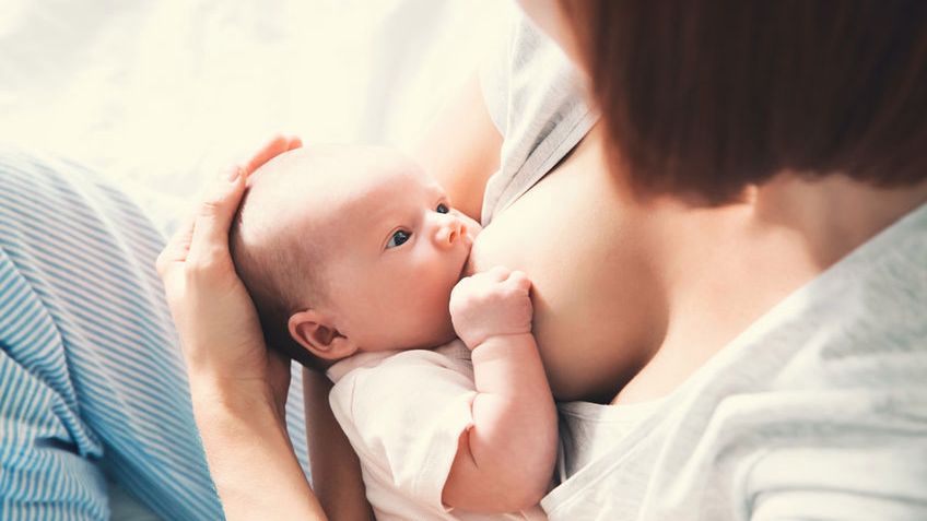 Zastój pokarmu może pojawić się zarówno na początku karmienia, kilka dni po narodzinach dziecka, jak i na finiszu mlecznej drogi, to jest podczas prób odstawiania malucha od piersi