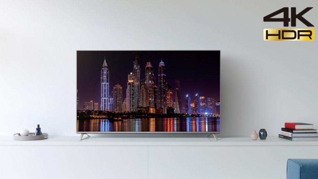 Panasonic Viera DX700E: ciekawie wyglądający telewizor z HDR 1