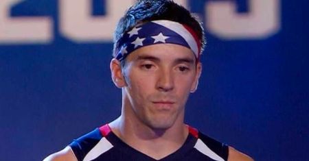 Zwycięzca "American Ninja Warrior" oskarżony o pedofilię. Policja zabrała go z domu