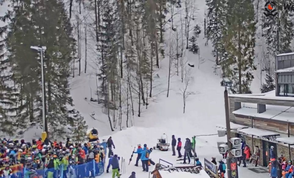 Luzowanie obostrzeń, czyli dystans społeczny w praktyce