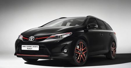 Toyota Auris Touring Sports Black, RAV4 Premium i Adventure - make-up [Genewa 2013]
