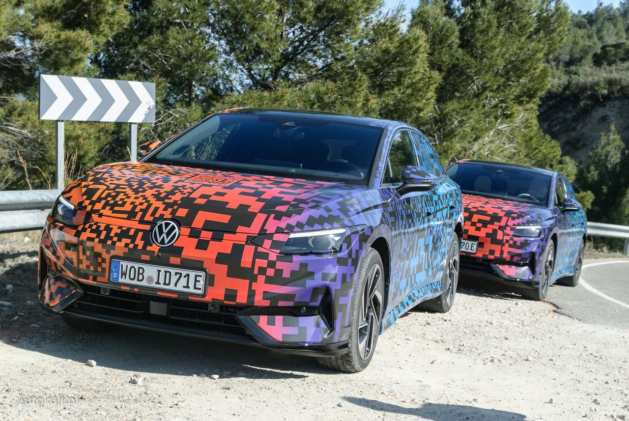 Za kierownicą prototypu Volkswagena ID.7. To przyniesie elektryczny flagowiec