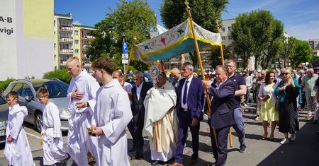 Procesja Bożego Ciała w Parafii pw. Miłosierdzia Bożego w Pile