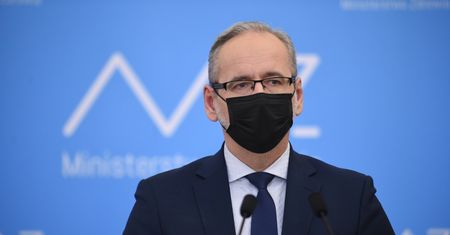 Niedzielski ostrzega przed Omikronem. "Informacje z całego świata"