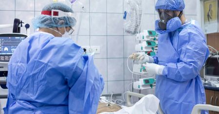 Epidemia COVID-19 w Polsce wygasa? Przerażające słowa lekarza