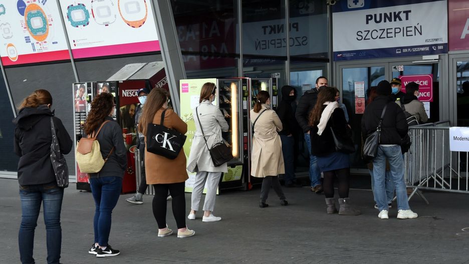 Pierwsze miasto decyduje się na przyznanie pakietu zniżek dla osób zaszczepionych na COVID-19