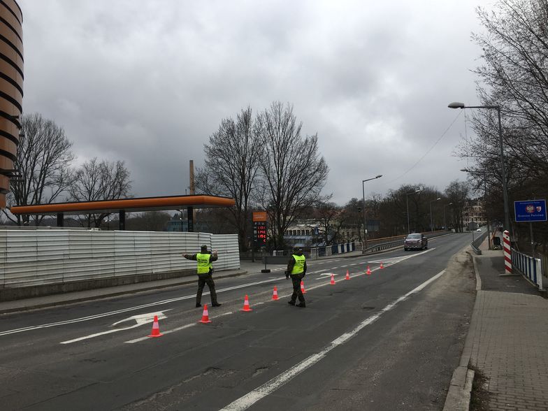 Kontrole na granicach. Pogranicznicy łapią podróżnych bez testów. Najgorzej na niemieckiej granicy