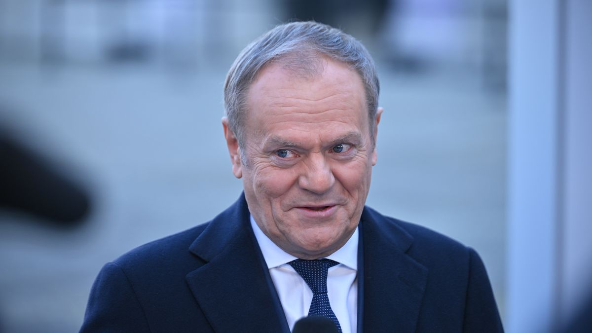 BRUSSELS, BELGIUM - FEBRUARY 03: Polish Prime Minister Donald Tusk makes a statement to the press before an informal European Union (EU) leaders' retreat to discuss European defence, in Brussels, Belgium on February 3, 2025. (Photo by Dursun Aydemir/Anadolu via Getty Images)