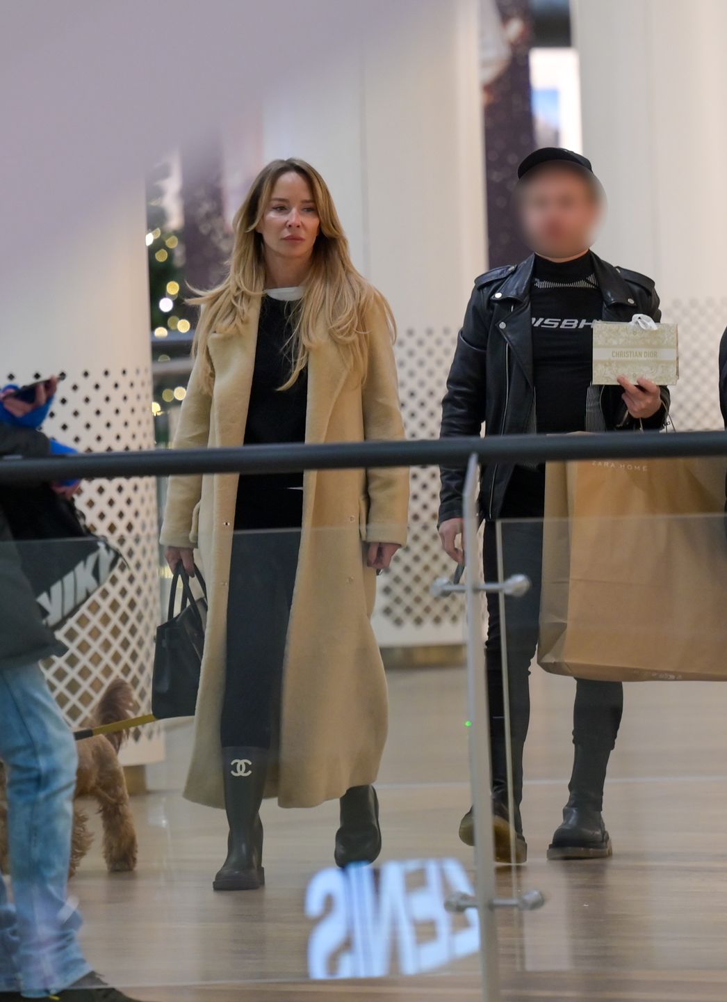 Joanna Przetakiewicz w centrum handlowym