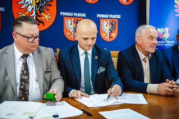 Pięć drogowych inwestycji i kolejna ścieżka rowerowa. Powiat płocki nie zwalnia tempa