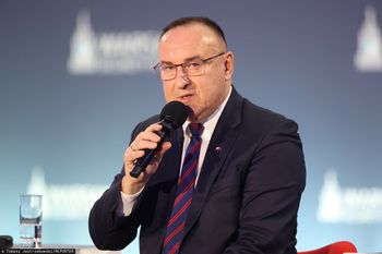 "Skandaliczne". Polska 2050 wydaje oświadczenie po odejściu europosła